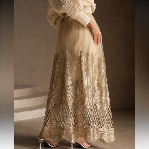 Gold lace and tulle maxi skirt women’s size medium - Picture 5 of 12